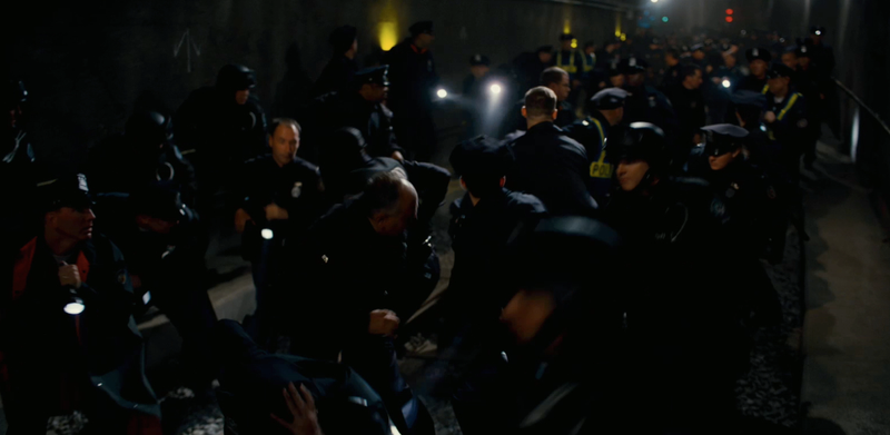 Illustration for article titled We break down the new Dark Knight Rises trailer, screencap by screencap